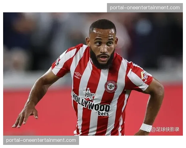 布伦特福德前锋托尼主罚点球中柱，错失扳平良机