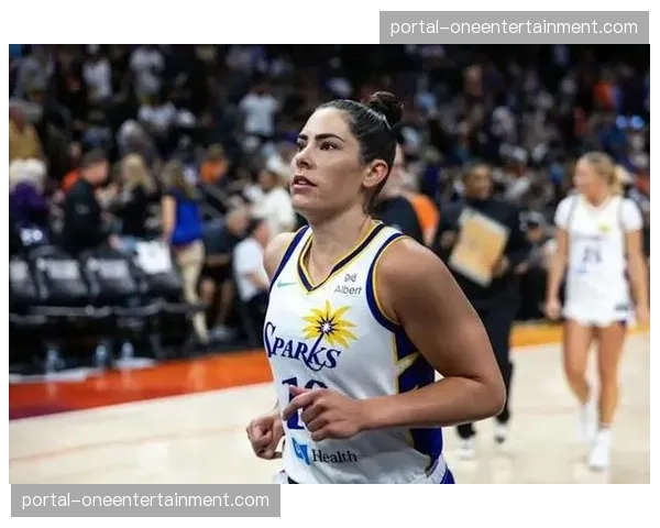 凯尔西·普拉姆降薪续约火花，1年99万9999美元合同背后的争冠决心